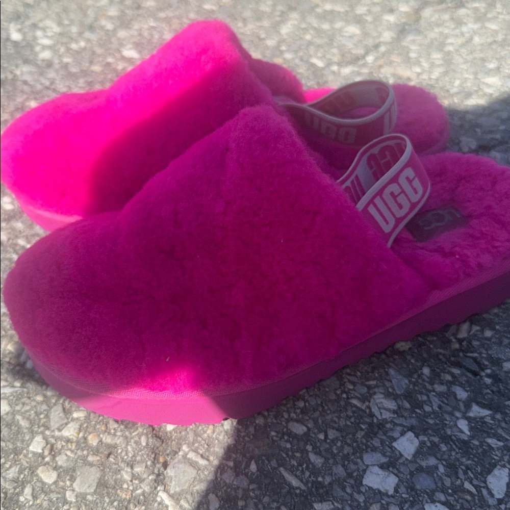 UGG Fuchsia Fluffy Slides